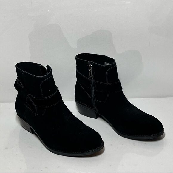 Skechers Westernville Water-Repellent Suede Ankle Boots - Picture 2 of 7